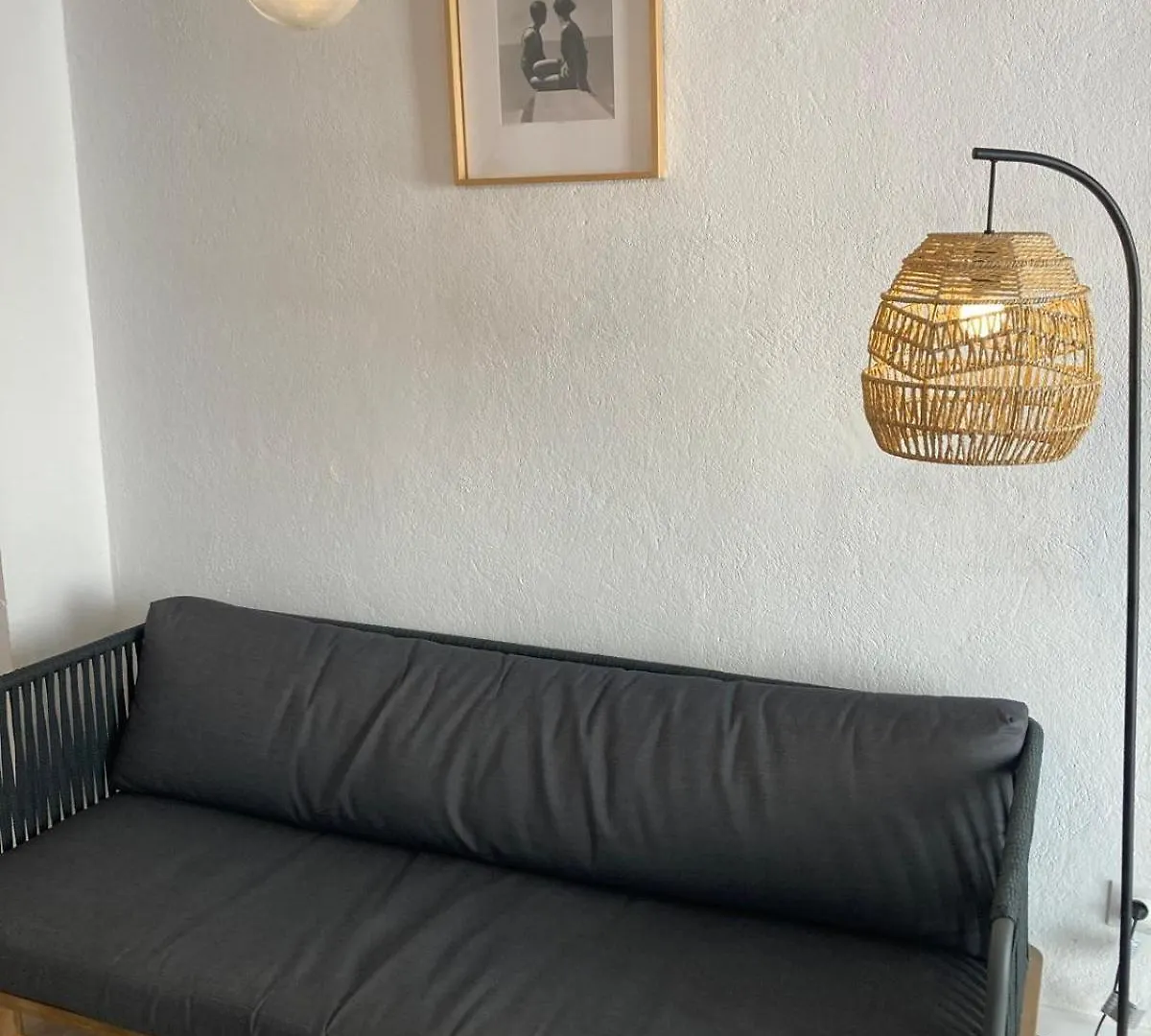 Daire Habitacion Amplia Y Tranquila Con Bano Privado En Piso Compartido Málaga