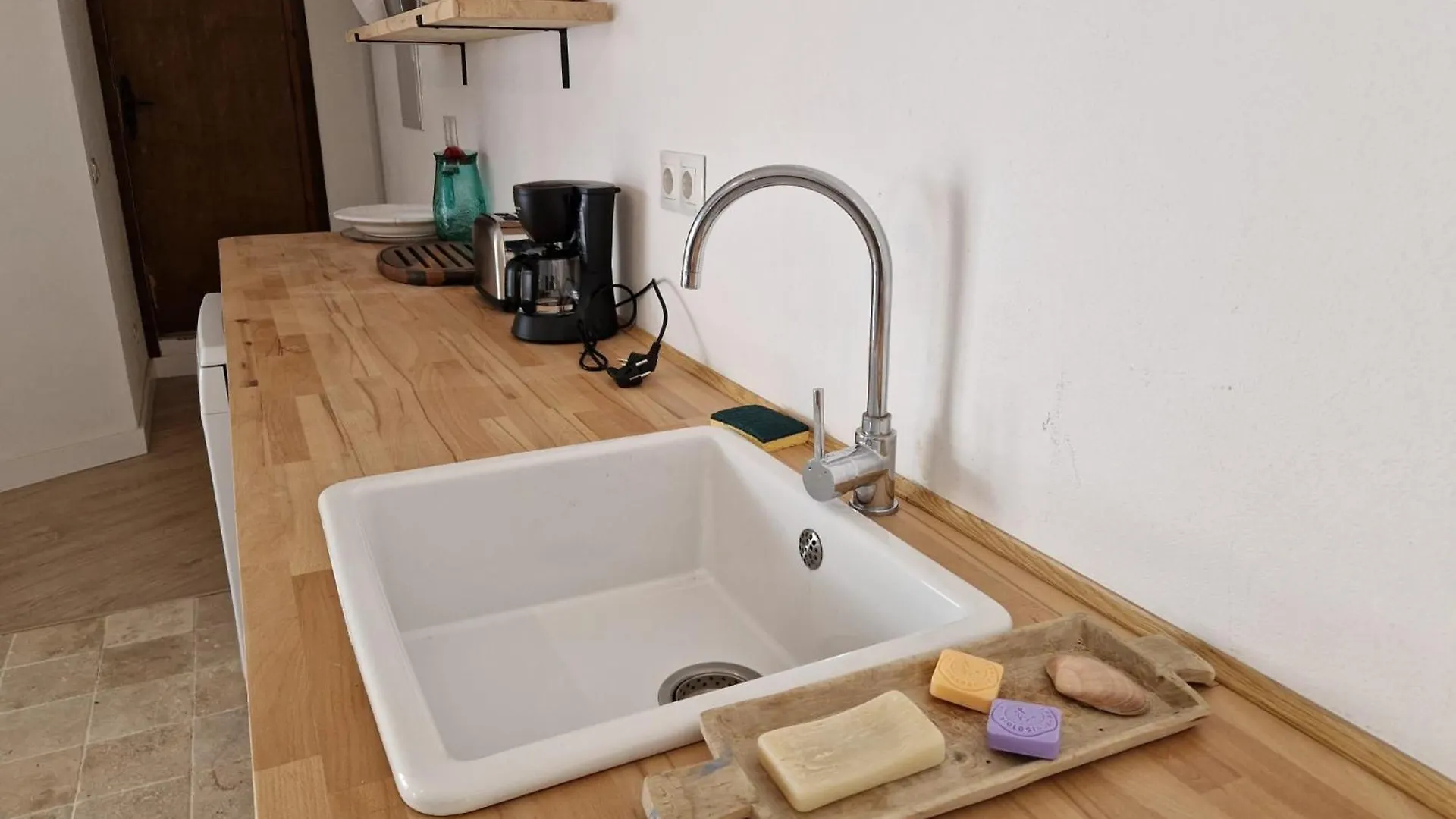 Habitacion Amplia Y Tranquila Con Bano Privado En Piso Compartido Malaga