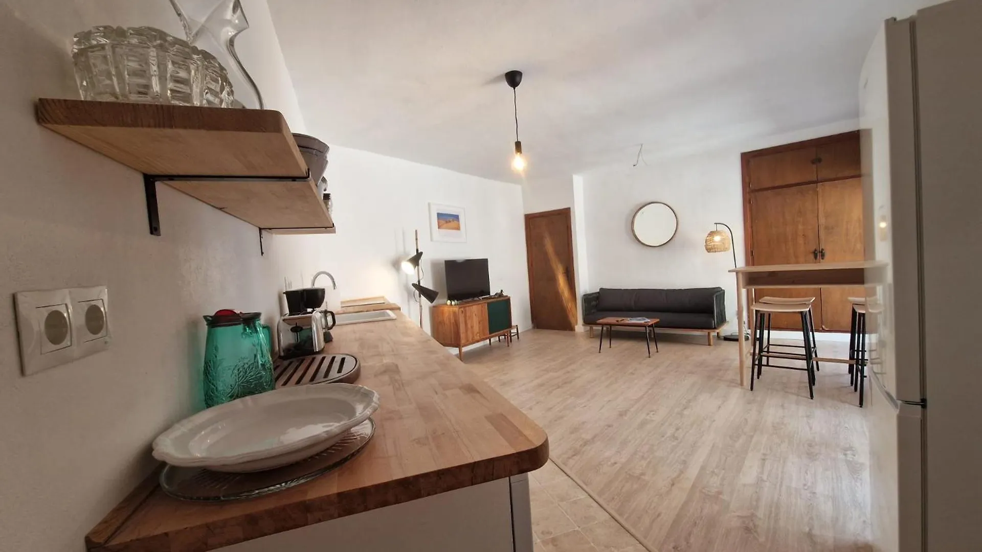 Habitacion Amplia Y Tranquila Con Bano Privado En Piso Compartido Malaga