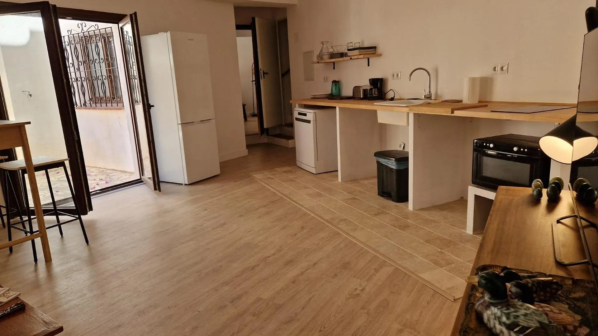 Habitacion Amplia Y Tranquila Con Bano Privado En Piso Compartido Malaga
