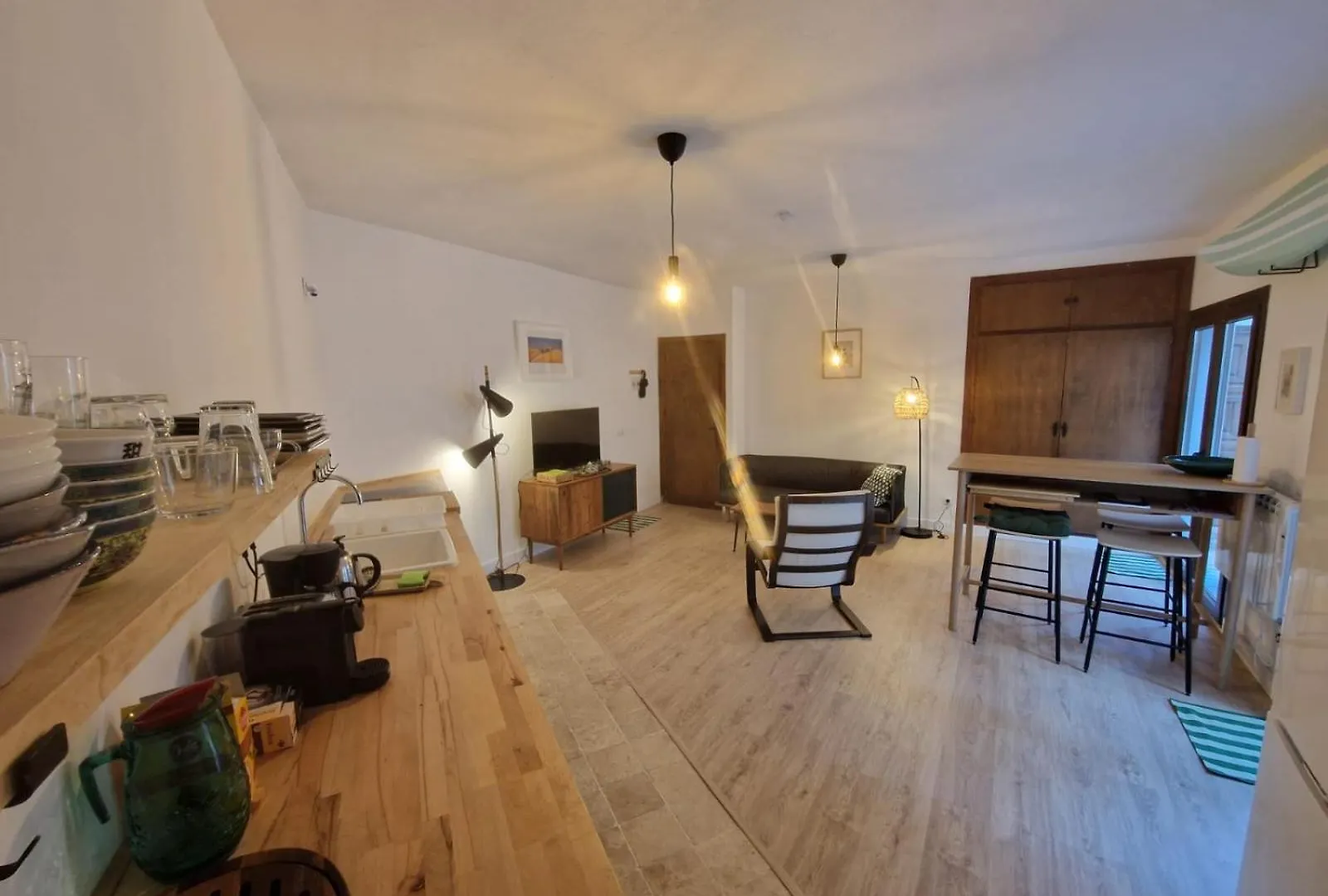 Habitacion Amplia Y Tranquila Con Bano Privado En Piso Compartido Malaga 0*,  Spain