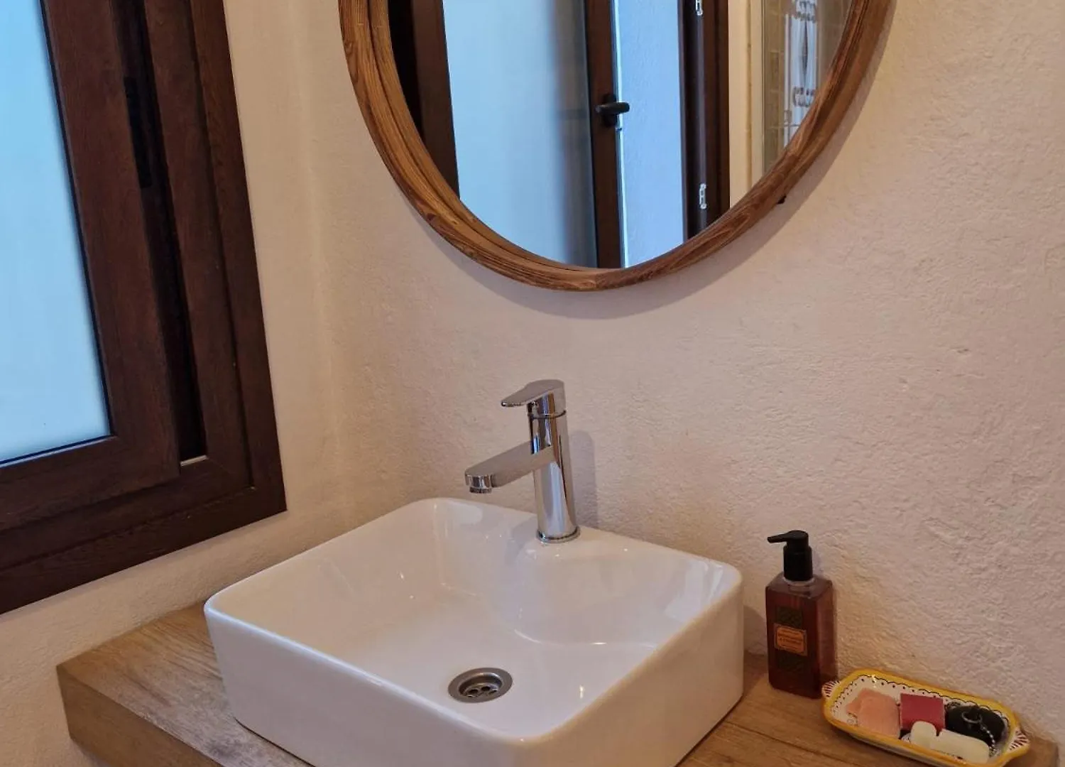 Habitacion Amplia Y Tranquila Con Bano Privado En Piso Compartido Malaga Spain