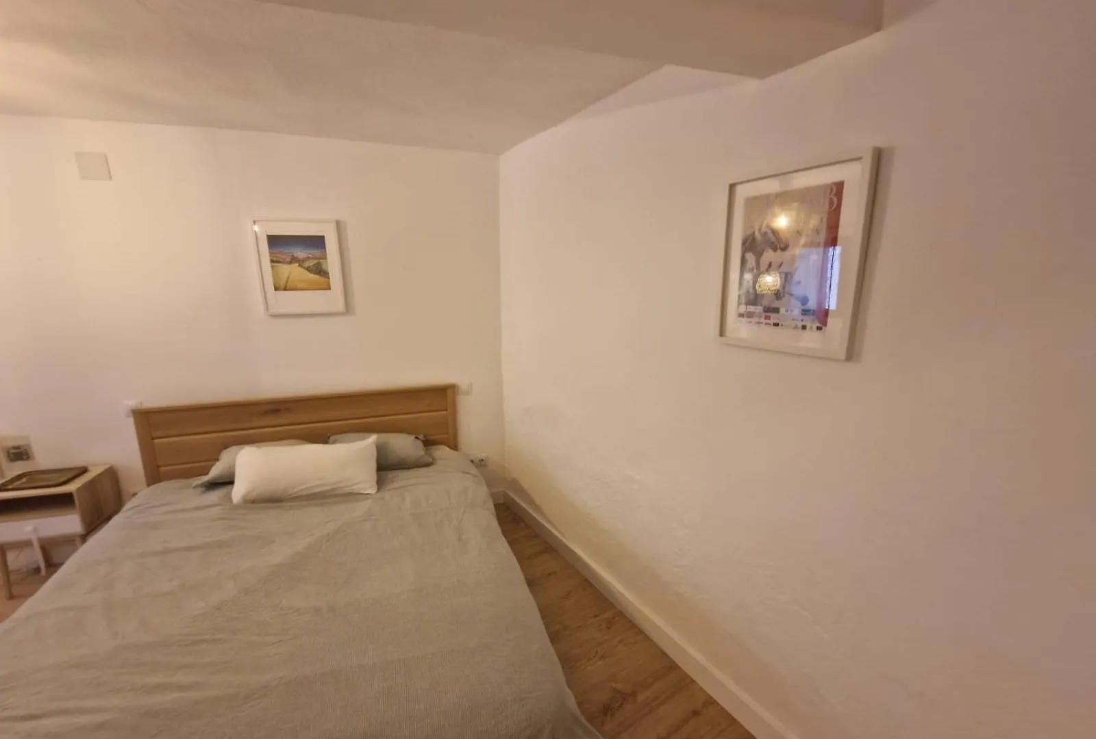 Habitacion Amplia Y Tranquila Con Bano Privado En Piso Compartido Malaga