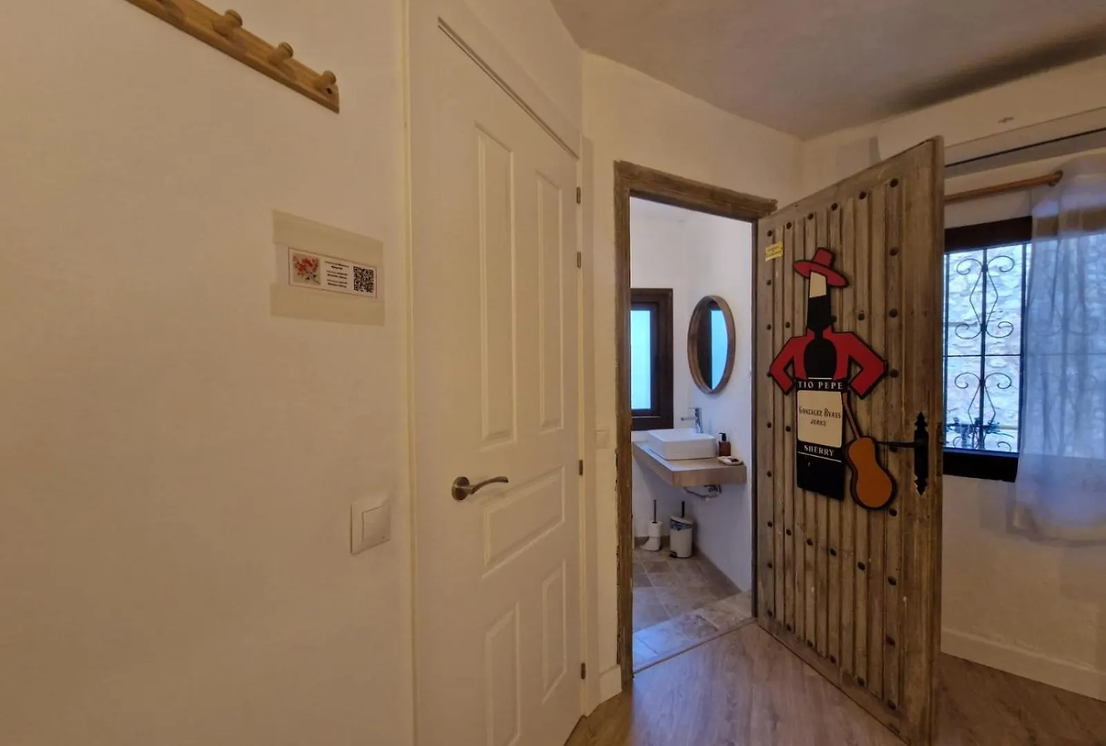 Habitacion Amplia Y Tranquila Con Bano Privado En Piso Compartido Malaga 0*,  Spain